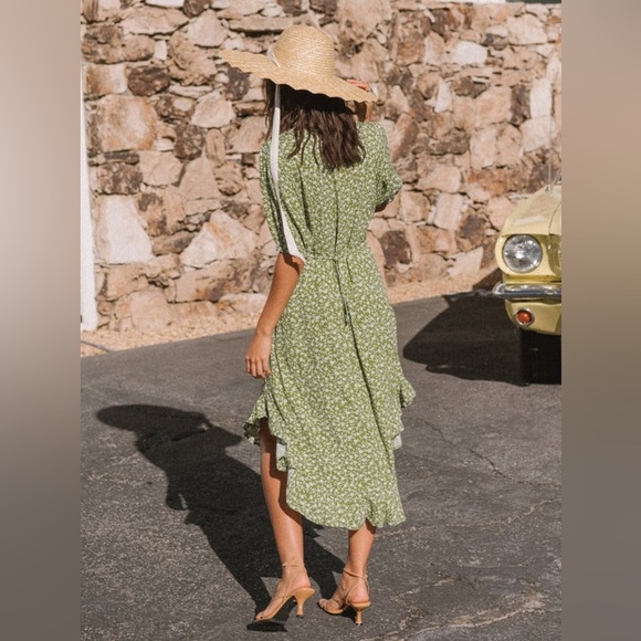 Kivari Gracie Floral Tie Front Maxi Dress Green Floral in medium - Picture 4 of 8